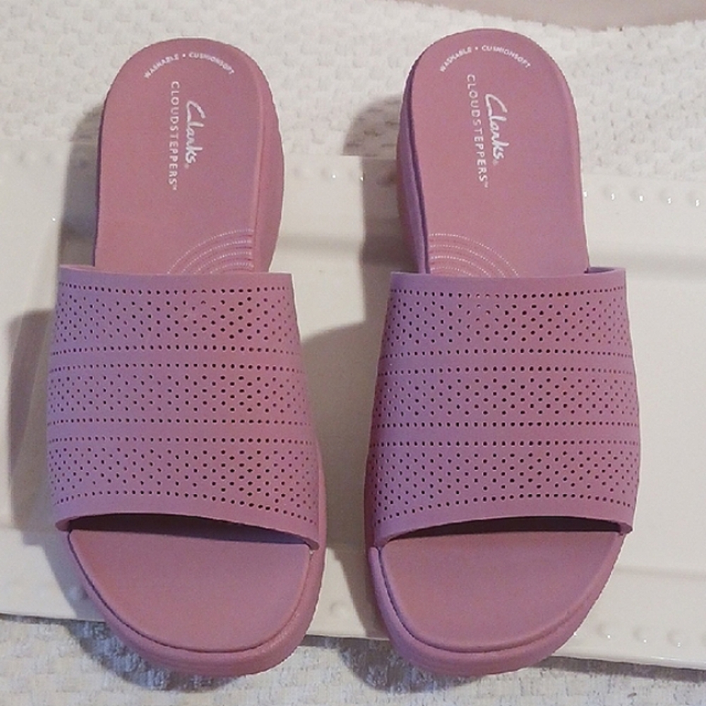 Gorgeous! Clarks Women's Mauve Textured Design Slide Sandals 10
